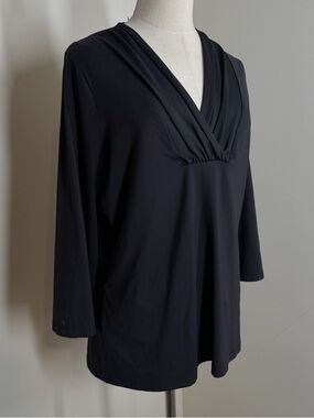 Doncaster Women’s Black - SZ Large - 3/4 Length Sleeves Smooth Top